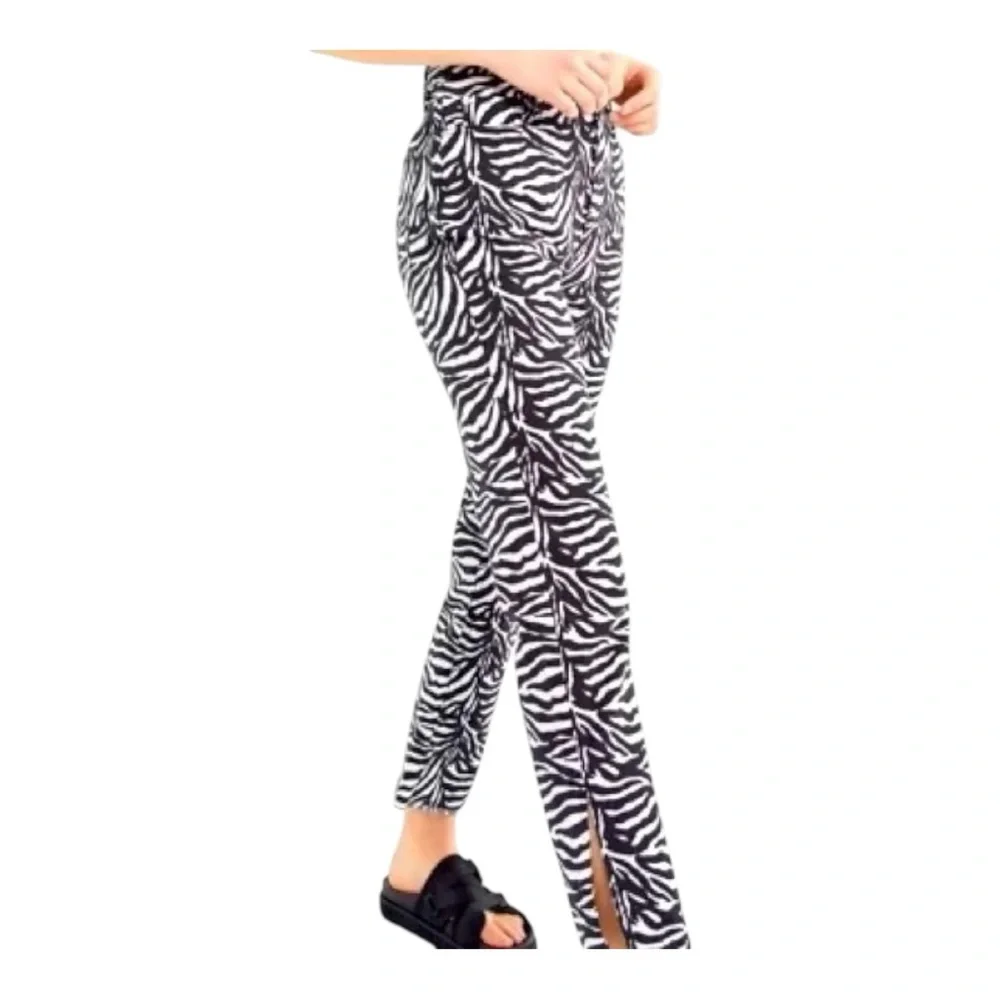 BDG Zebra Print Straight Leg Mid Rise Jeans Cool Girl Y2K Indie Size 27